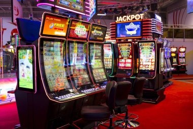 one-hundred-fifty-six Sweet Bonanza slot game interface showing cluster symbols and cascading reels